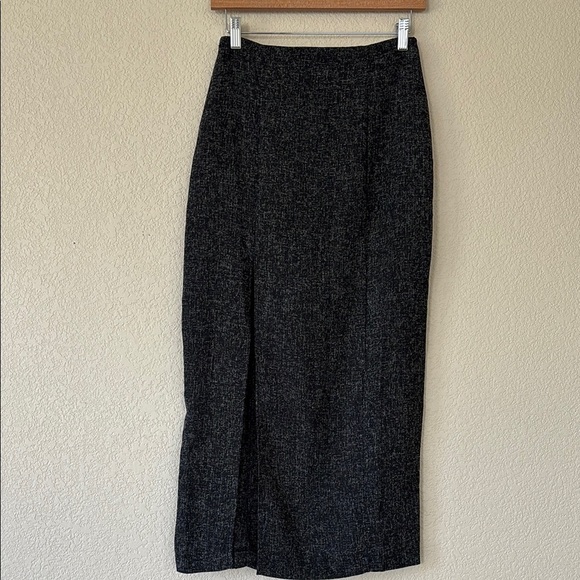 HYFVE Dresses & Skirts - Hyfve Elegant black and white tweed pencil Skirt. NWT- Boutique item.